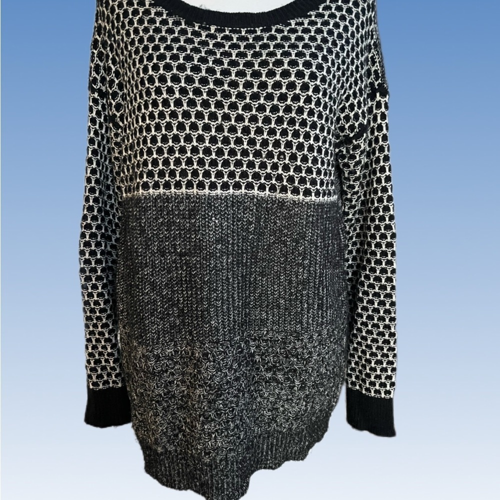 American Eagle Outfitters Black and White Knit Sweater Size s